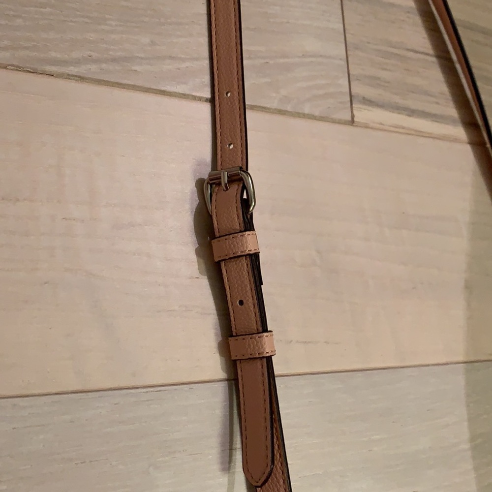 Chaps pink mauve cross body bag. - Picture 4 of 8